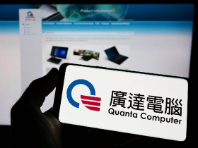 台股大漲，廣達(2382)跌什麼？殖利率5％、營收飆9成「賺AI爆發+現金流」...股價300元還能買？